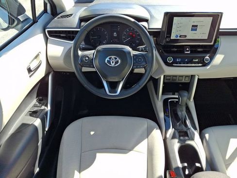 Certified 2025 Toyota Corolla Cross LE w/ Moonroof Package AWD/4WD image 11
