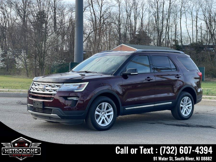 Used 2018 Ford Explorer XLT w/ Equipment Group 202A AWD/4WD image 5