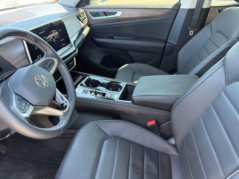 Used 2024 Volkswagen Atlas SEL AWD/4WD image 11