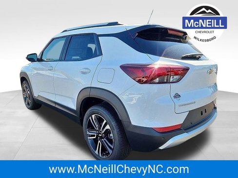 New 2025 Chevrolet TrailBlazer LT w/ Convenience Package image 3