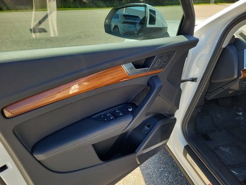 Certified 2023 Audi Q5 2.0T Premium Plus w/ Premium Plus Package image 18