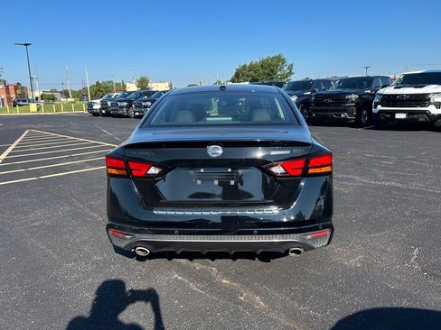 Used 2022 Nissan Altima 2.5 SR w/ Midnight Edition Package FWD image 10