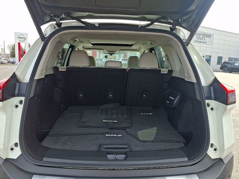 Certified 2023 Nissan Rogue SV w/ SV Premium B Package image 28