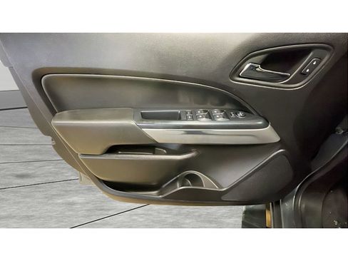 Used 2021 Chevrolet Colorado LT w/ LT Convenience Package image 9