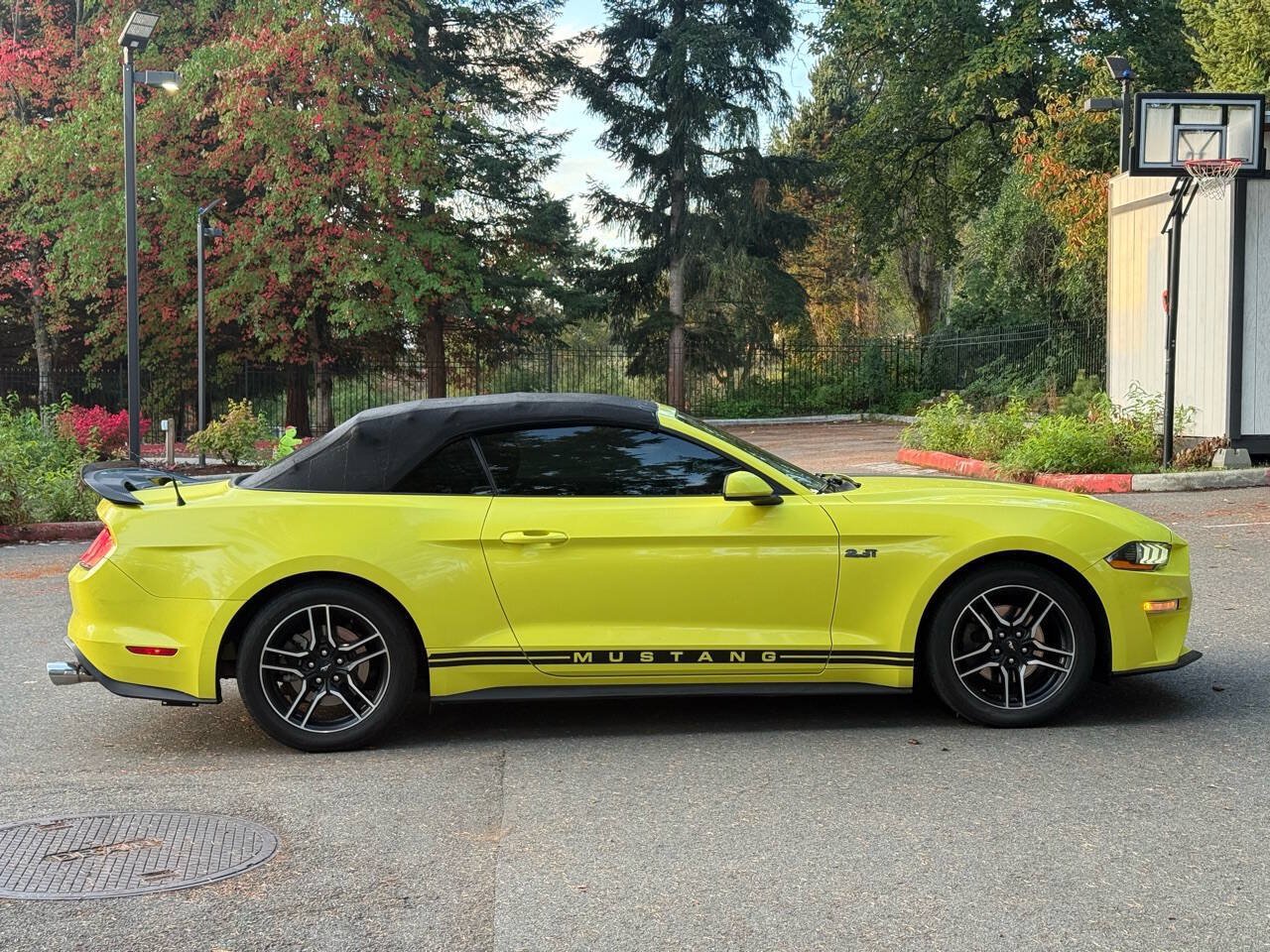 Used 2021 Ford Mustang Premium RWD image 4