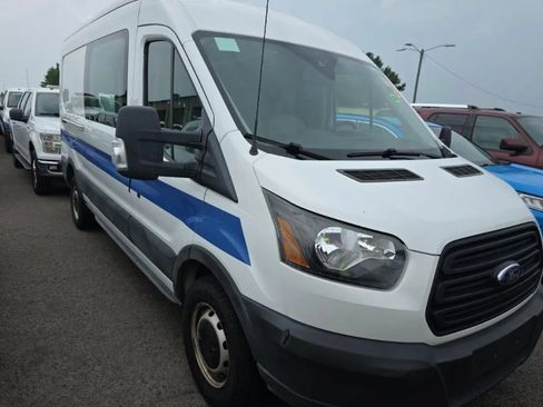 Used 2019 Ford Transit 250 148 Medium Roof RWD image 4