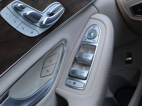 Used 2017 Mercedes-Benz C 300 Sedan image 25