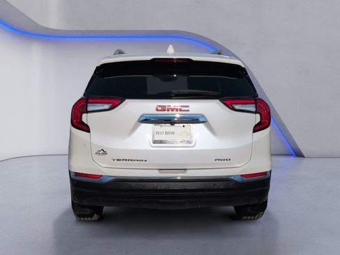 Used 2024 GMC Terrain SLT w/ Infotainment Package II image 14