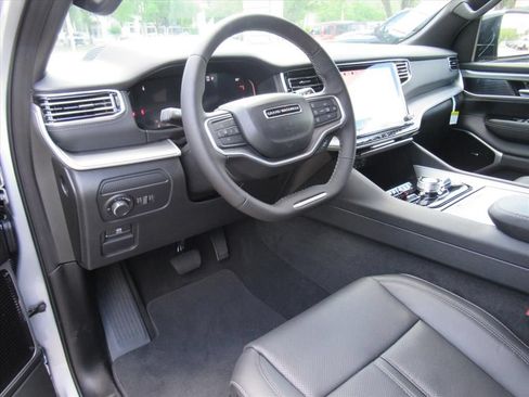 New 2026 Jeep Grand Wagoneer Limited AWD/4WD image 17