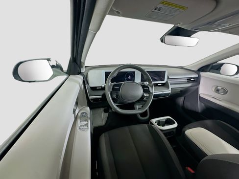 Used 2024 Hyundai Ioniq 5 SEL RWD image 18
