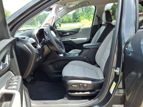 Used 2021 Chevrolet Equinox LS w/ LS Convenience Package FWD image 13