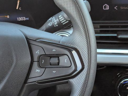 Certified 2025 Chevrolet Trax LT image 25