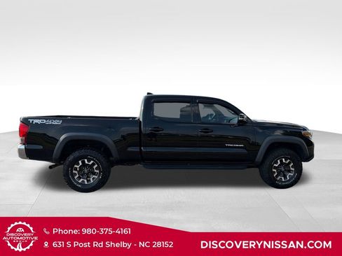 Used 2017 Toyota Tacoma TRD Off-Road w/ Tow Package AWD/4WD image 5