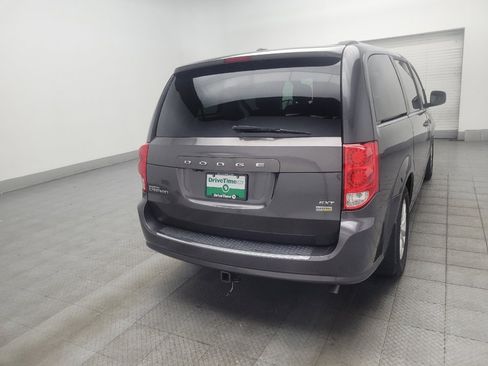 Used 2018 Dodge Grand Caravan SXT FWD image 9