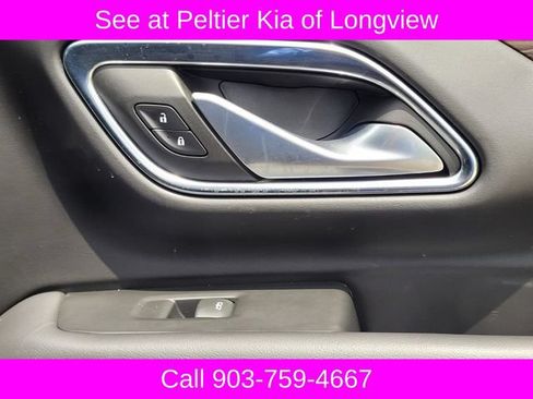 Used 2022 Chevrolet Tahoe LT w/ Luxury Package AWD/4WD image 12