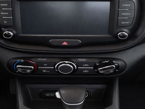 Used 2024 Kia Soul LX FWD image 14