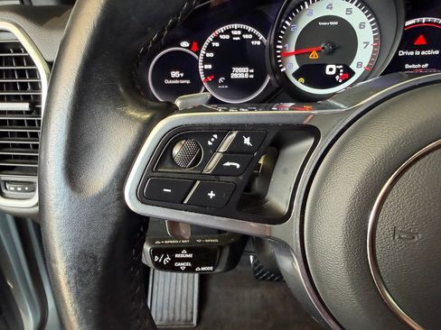 Certified 2021 Porsche Cayenne Coupe AWD/4WD image 18