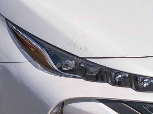Used 2022 Toyota Prius Prime Limited FWD image 4
