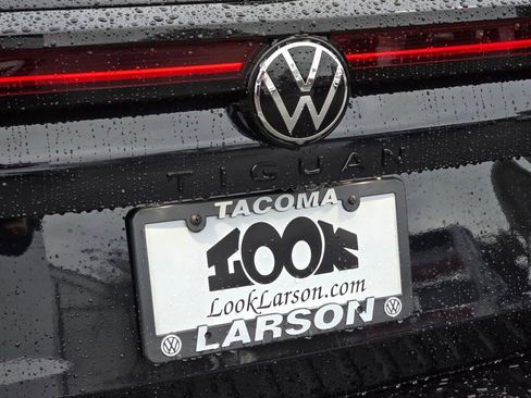 New 2026 Volkswagen Tiguan SE R-Line image 16