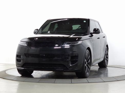 Used 2025 Land Rover Range Rover Sport Dynamic SE image 4