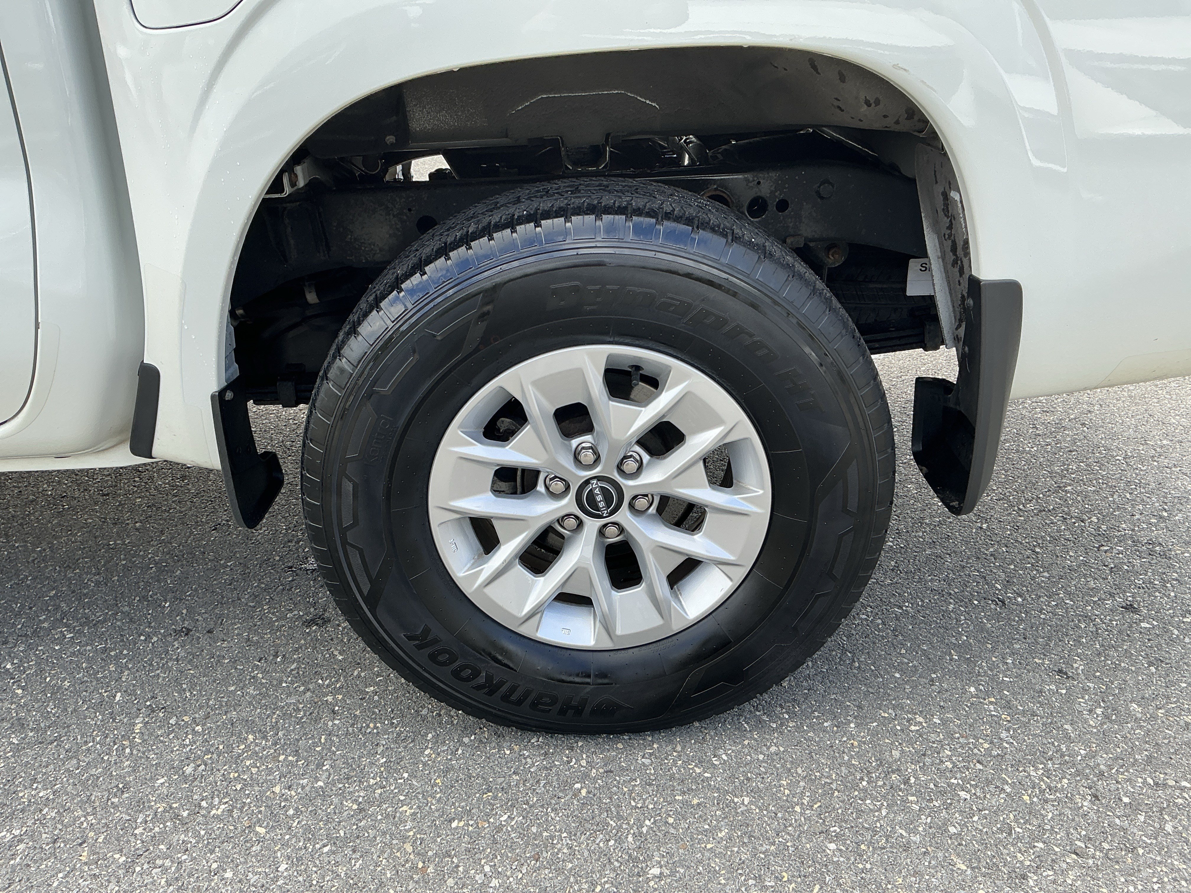 Used 2024 Nissan Frontier S AWD/4WD image 9