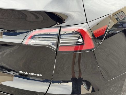 Used 2023 Tesla Model Y Long Range image 37