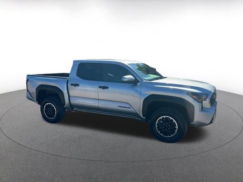 Used 2025 Toyota Tacoma TRD Off-Road AWD/4WD image 2