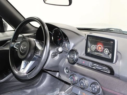 Used 2016 MAZDA MX-5 Miata Club RWD image 22