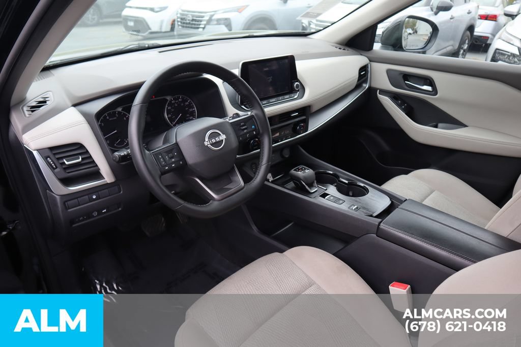Used 2025 Nissan Rogue SV FWD image 9