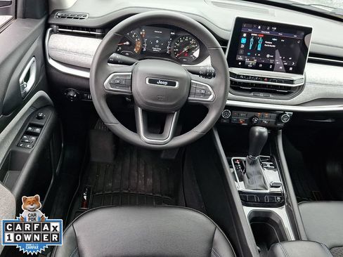 Used 2022 Jeep Compass Latitude AWD/4WD image 2