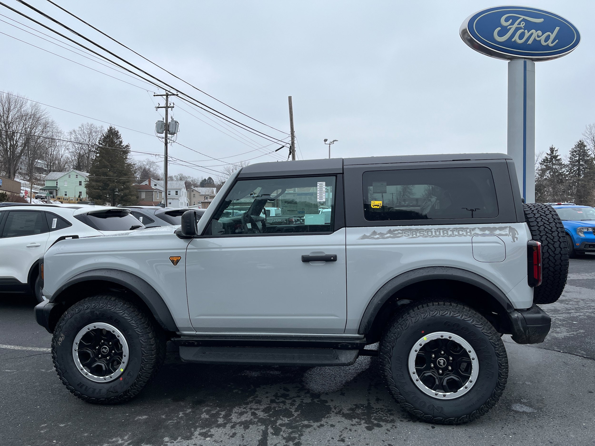 New 2026 Ford Bronco Badlands w/ Sasquatch Package AWD/4WD image 7