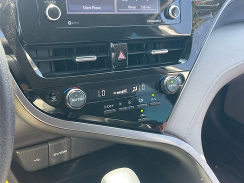 Used 2024 Toyota Camry LE image 6