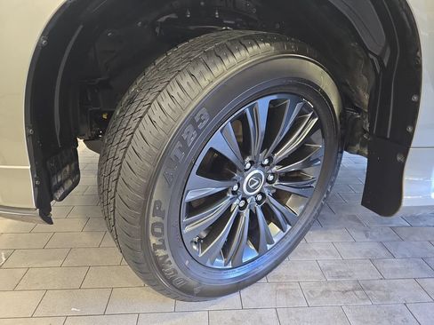 Used 2023 Lexus GX 460 Premium w/ Accessory Package AWD/4WD image 37