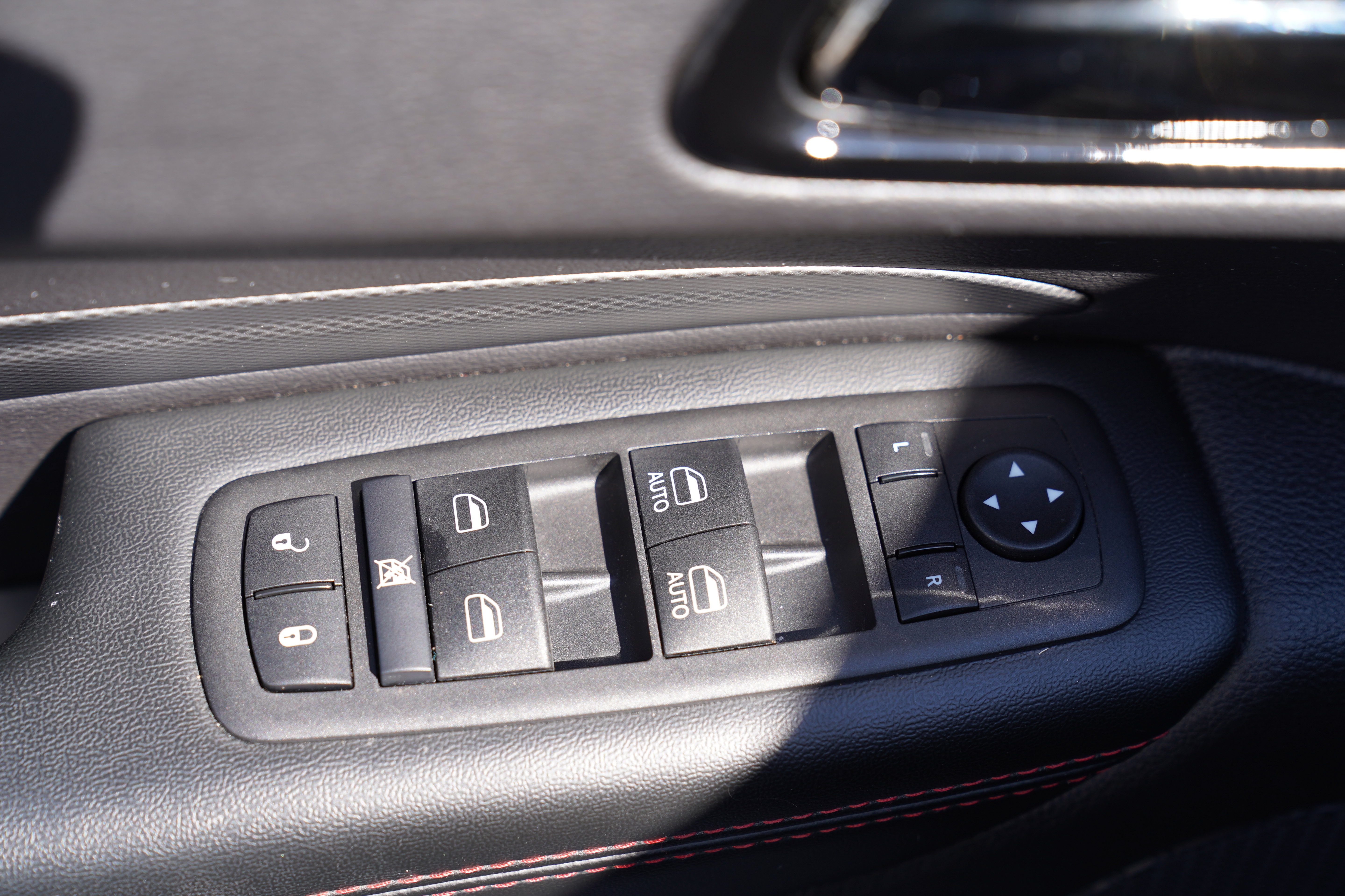 Used 2025 Dodge Durango GT AWD/4WD image 18