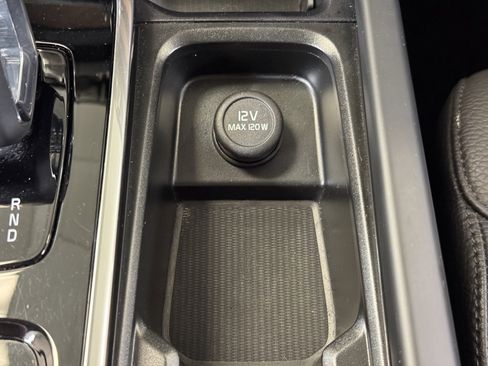 Used 2024 Volvo XC90 B5 Plus image 39