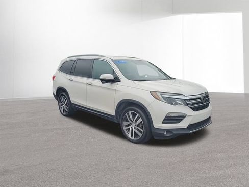 Used 2018 Honda Pilot Touring image 2