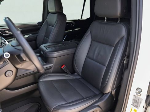 Used 2022 Chevrolet Tahoe Z71 w/ Luxury Package AWD/4WD image 10