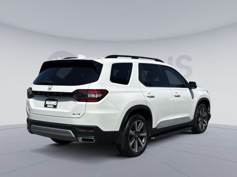 Used 2023 Honda Pilot Elite image 7