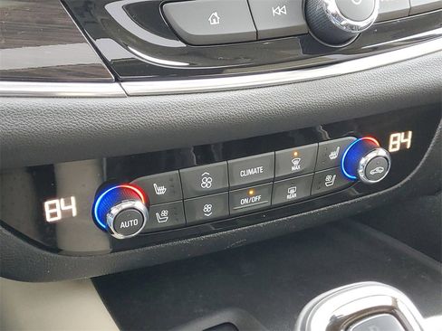 Used 2018 Buick Enclave Premium w/ Experience Buick Package image 28