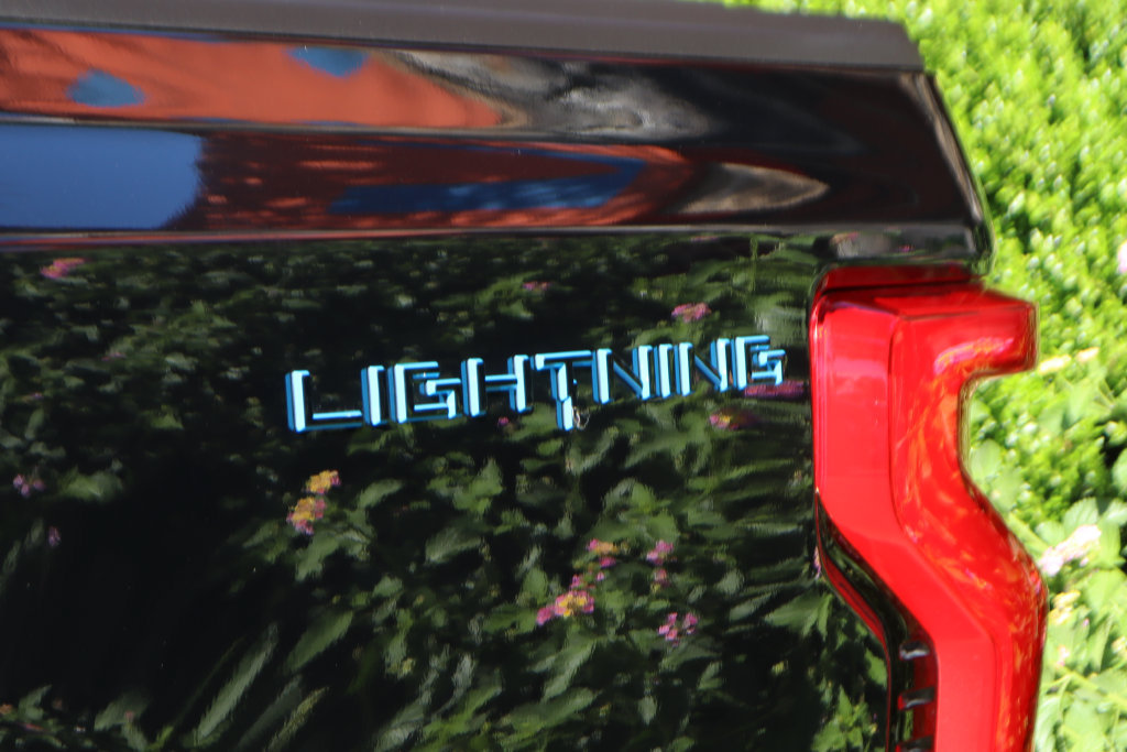 Used 2025 Ford F150 Lightning Lariat AWD/4WD image 50