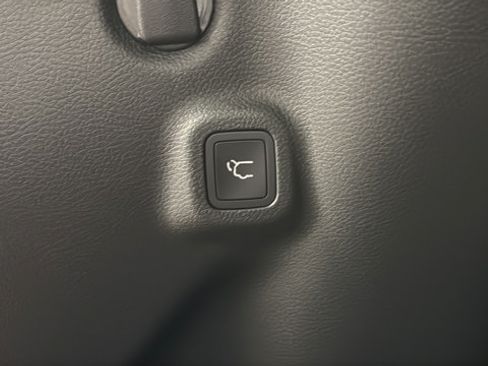New 2026 Jeep Compass Latitude AWD/4WD image 24