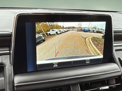 Used 2024 Chevrolet Suburban LT image 26