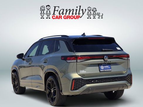 Used 2026 Volkswagen Tiguan SE R-Line image 3