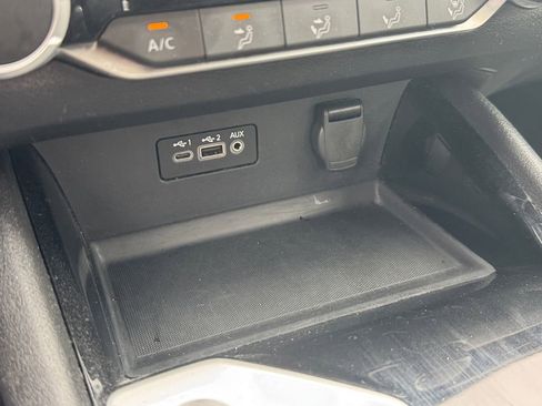 Used 2024 Nissan Altima 2.5 SV FWD image 24