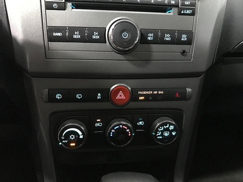 Used 2013 Chevrolet Captiva Sport LT FWD image 28