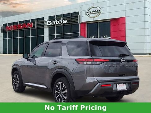 Certified 2026 Nissan Pathfinder Platinum FWD image 5