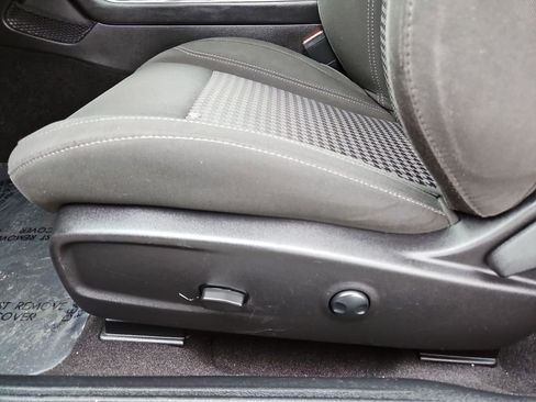 Used 2023 Dodge Challenger SXT image 21