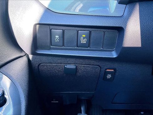 Certified 2017 Toyota Sienna SE Premium FWD image 34