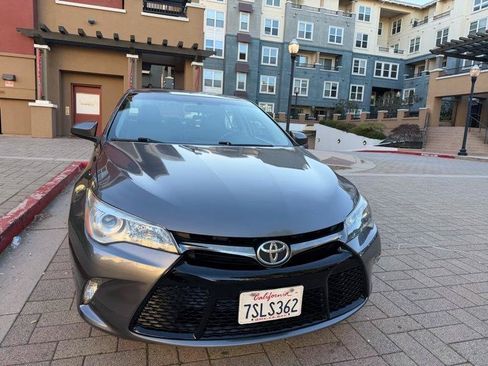 Used 2016 Toyota Camry SE FWD image 28