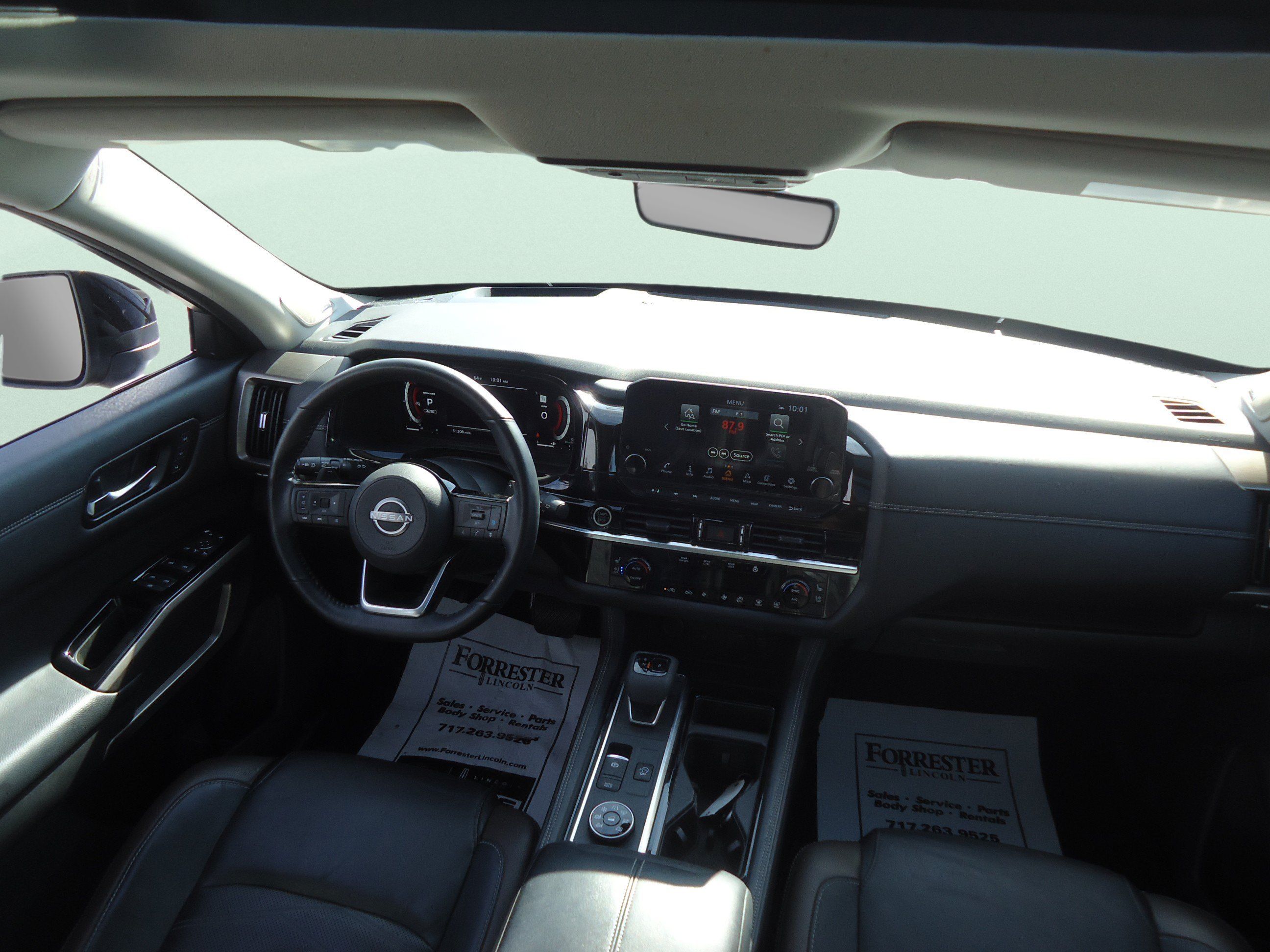 Used 2023 Nissan Pathfinder Platinum AWD/4WD image 12